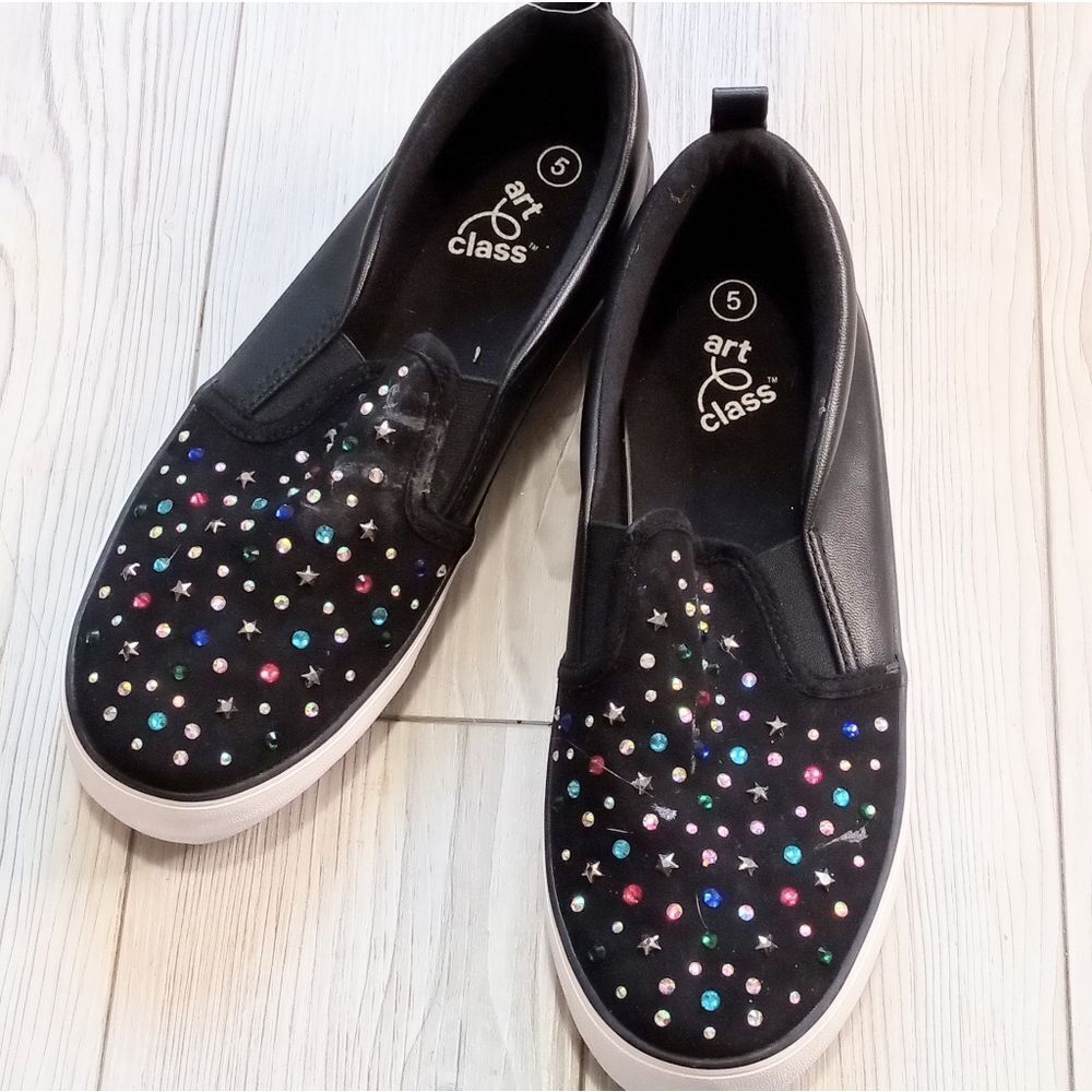 (18-3971)  Art Class Shoes  Sz 5